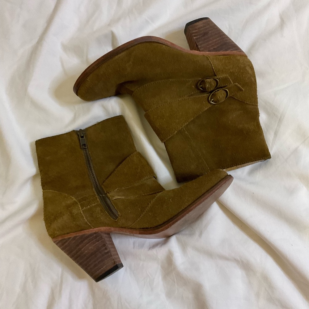 ❌ J. Shoes Brown Suede Leather Booties